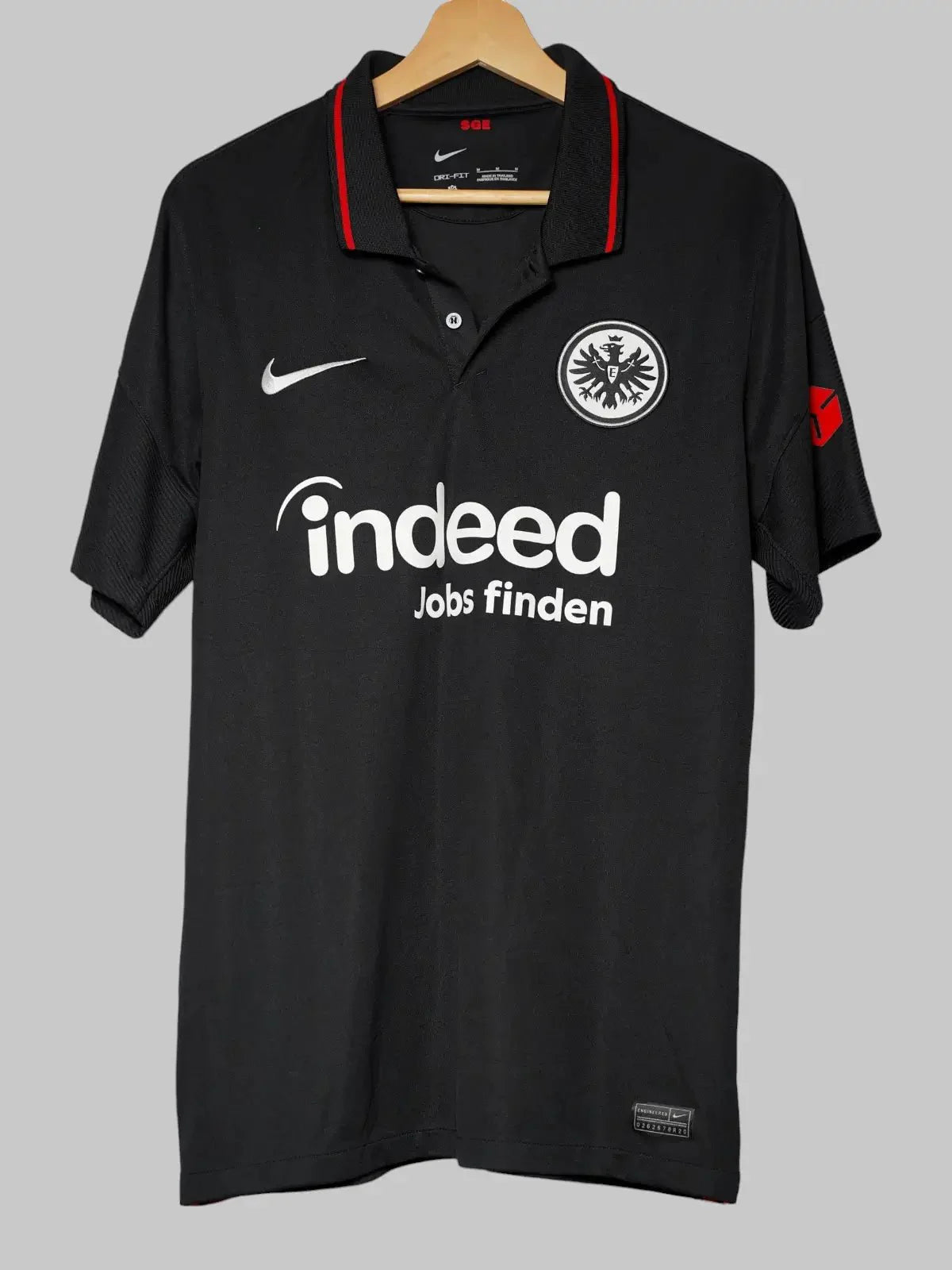 Eintracht Frankfurt Home Shirt 2021/22 (M)