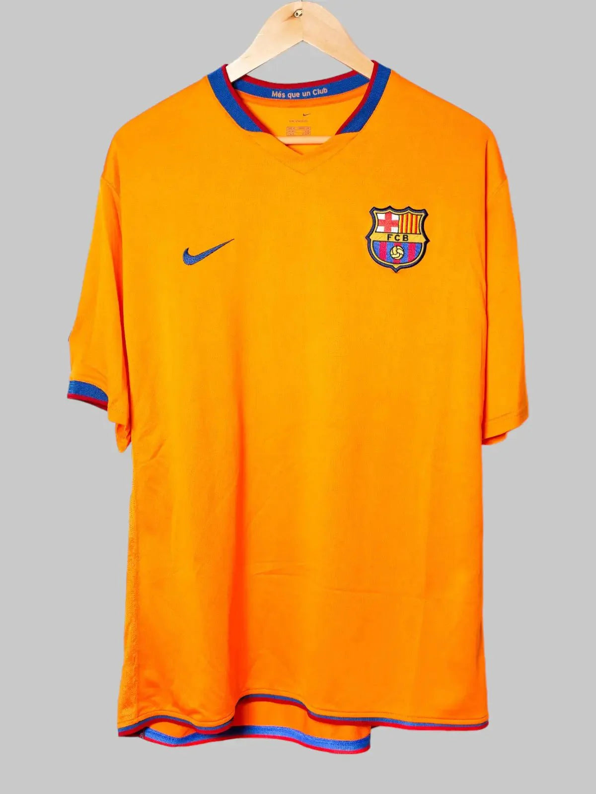 FC Barcelona Away Shirt 2006/07 Ronaldinho #10 (XL)