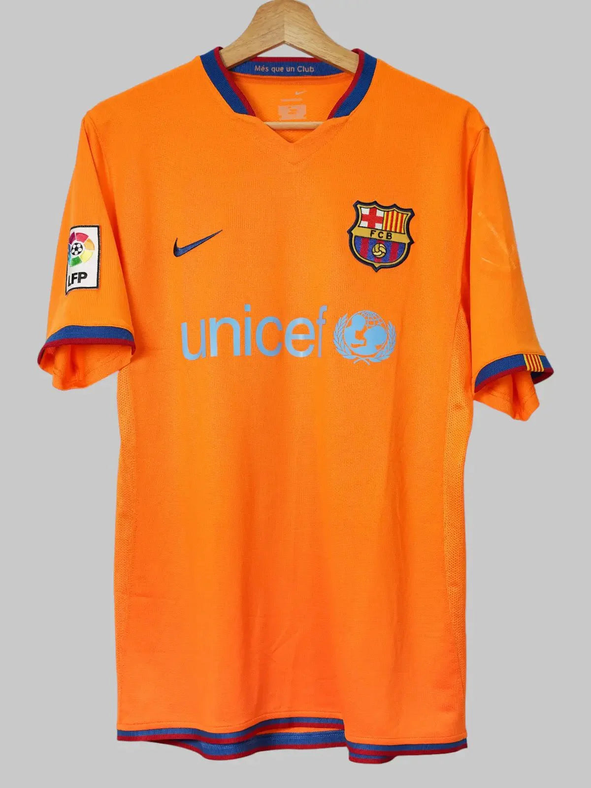 FC Barcelona Away Shirt 2006/8 Messi #19 (M)