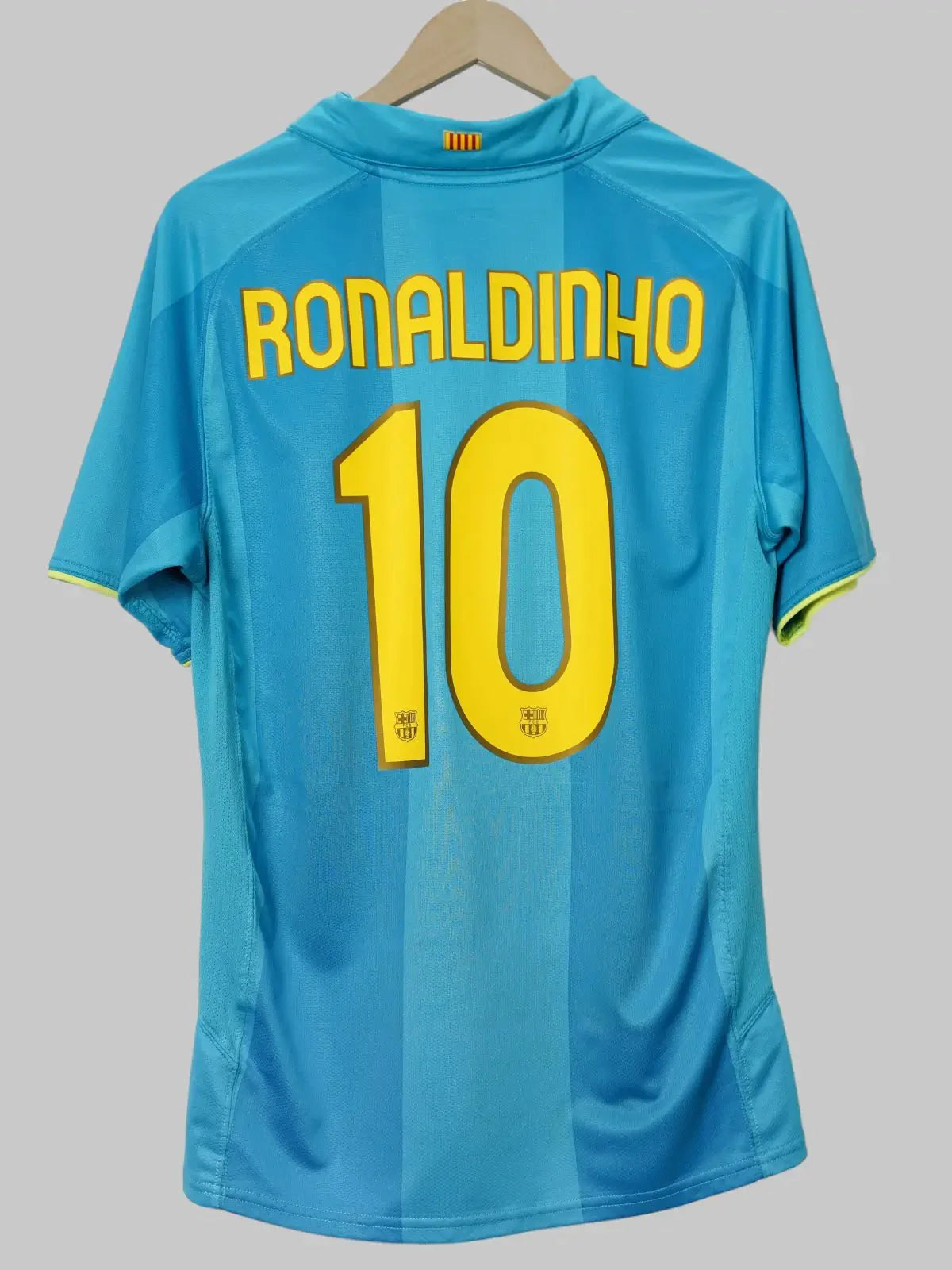 FC Barcelona Away Shirt 2007/8 Ronaldinho #10 (M)