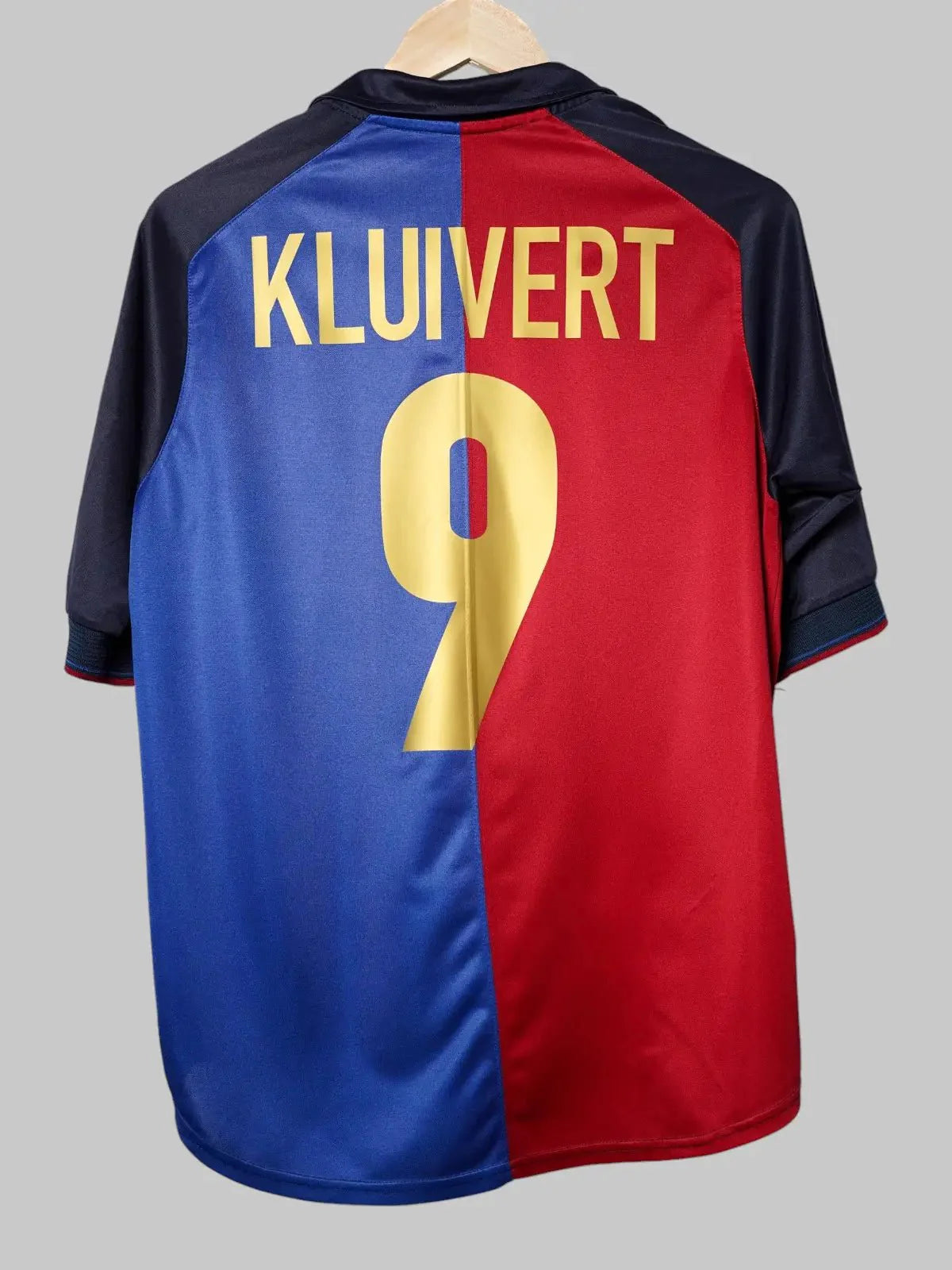 FC Barcelona Home Shirt 1999/00 Kluivert #9 (M)
