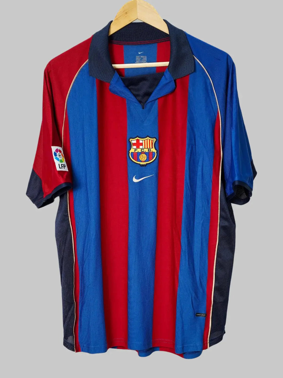 FC Barcelona Home Shirt 2001/2 Kluivert #9 (L)