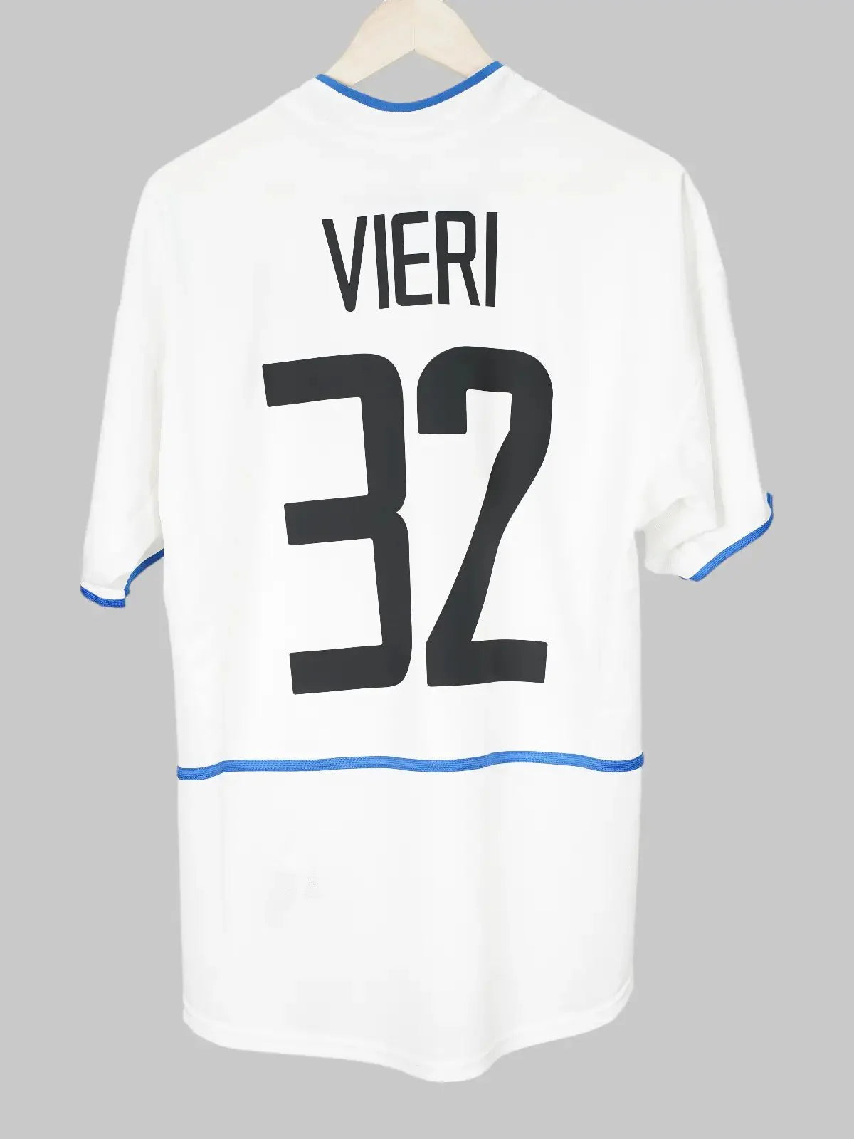 Inter Milan Away Shirt 2002/4 Vieri #32 (M)