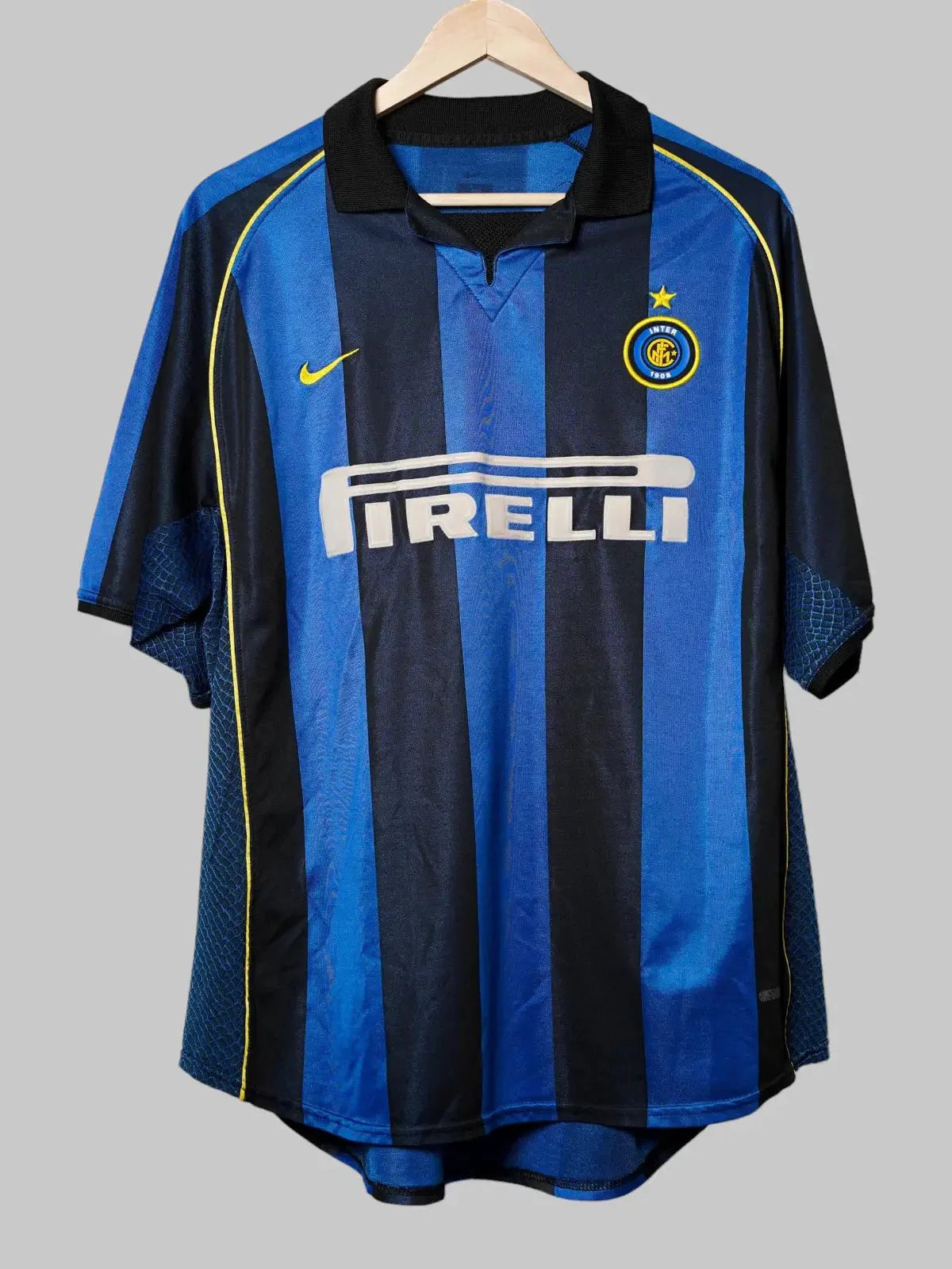 Inter Milan Home Shirt 2001/2 Ronaldo #9 (XL)