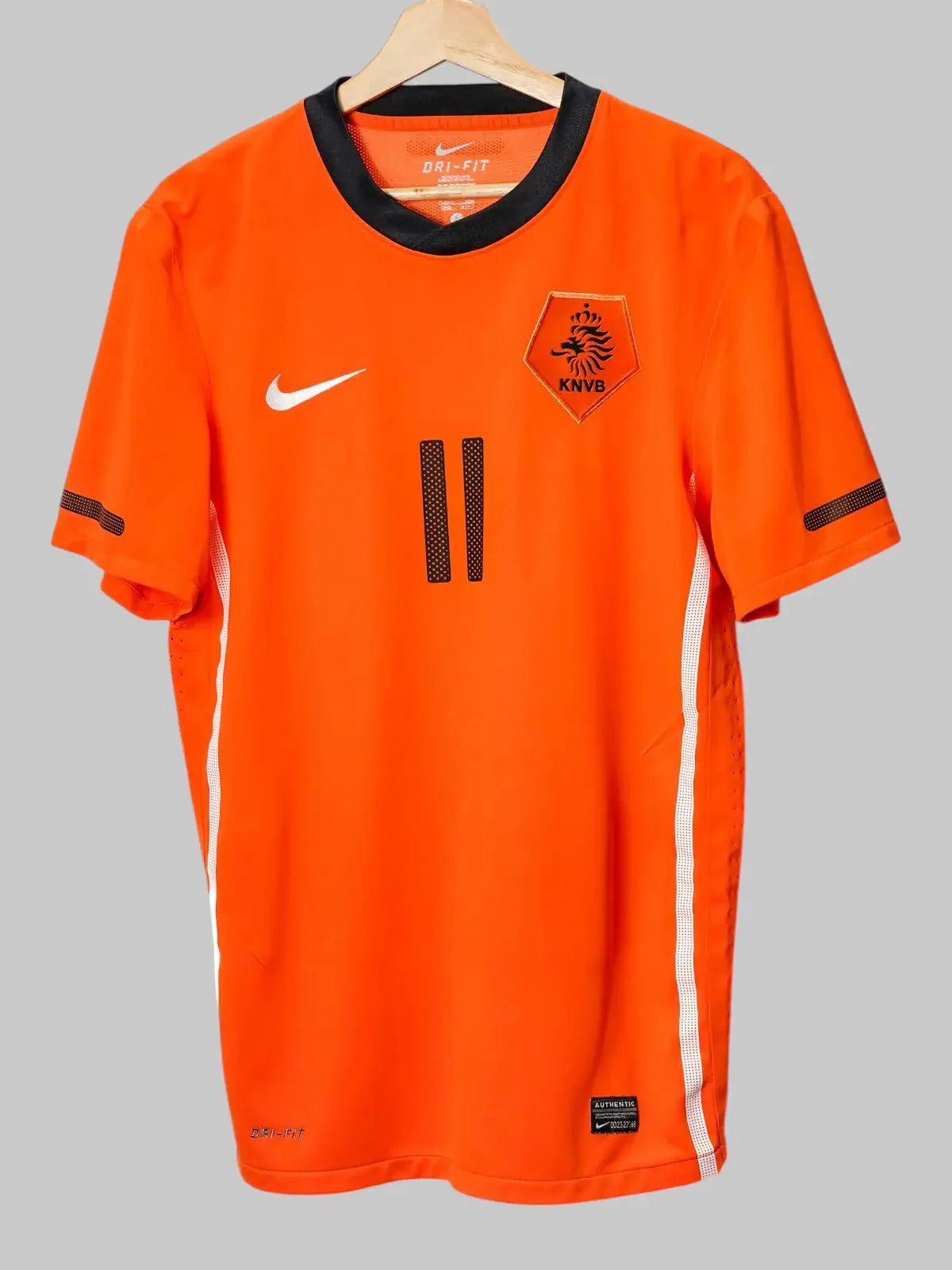 Netherlands Home Shirt 2010/11 Player Issue Robben #11 (L)