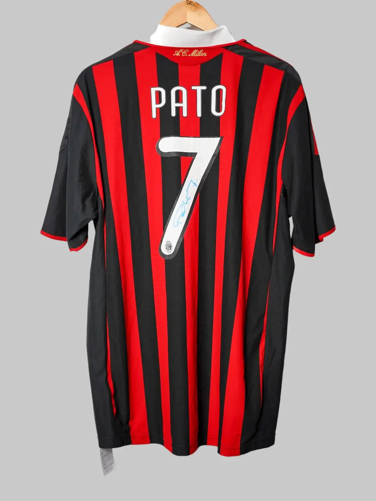 AC Milan Home Shirt 2009/10 Pato #7 Signed (XL)