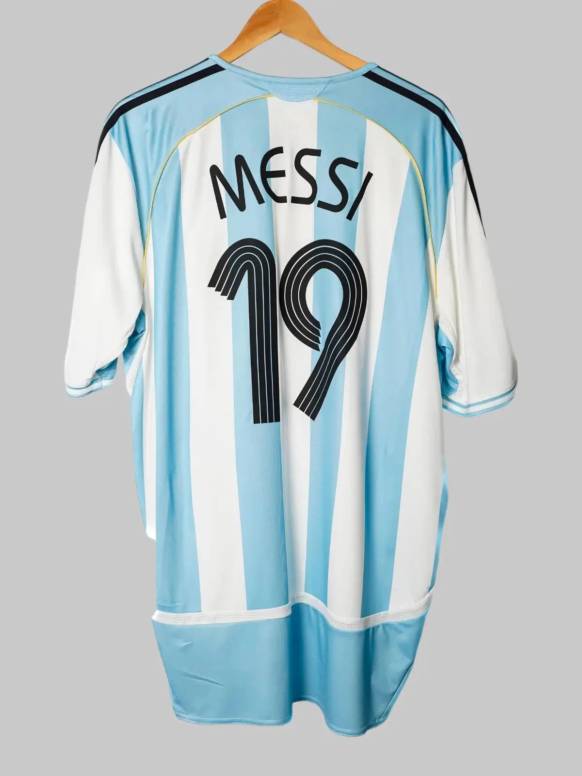 Argentina Home Shirt 2006/7 Messi #19 (XL)
