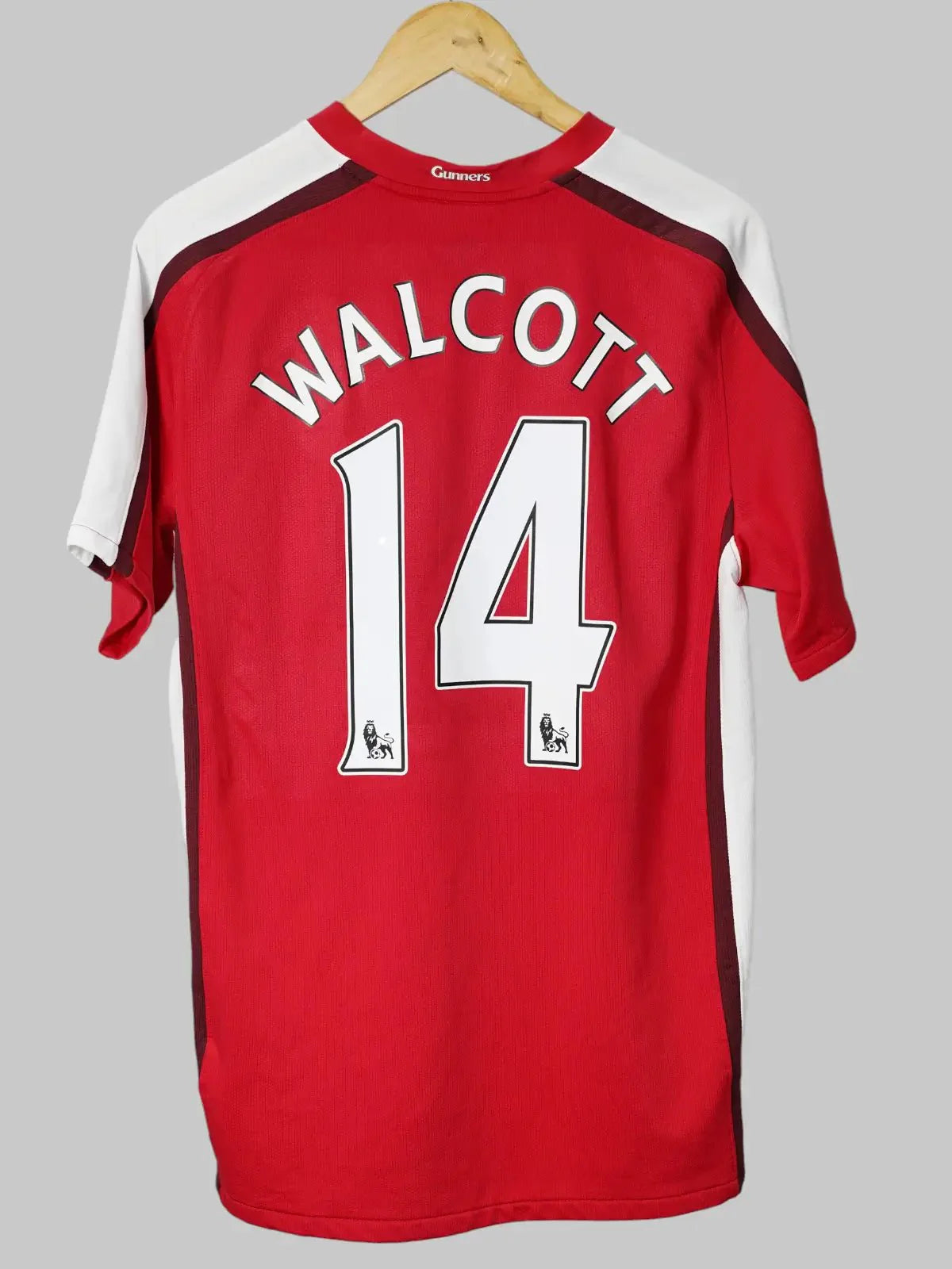 Arsenal Home Shirt 2008/10 Walcott #23 (M)