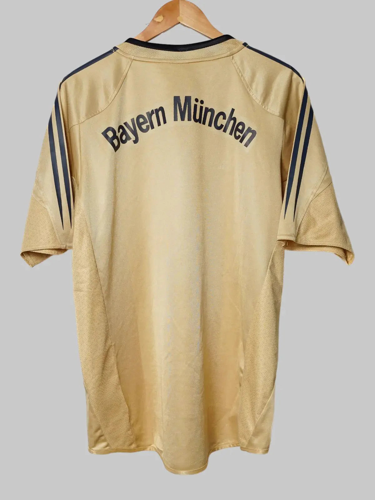 Bayern Munich Away Shirt 2004/5 (L)