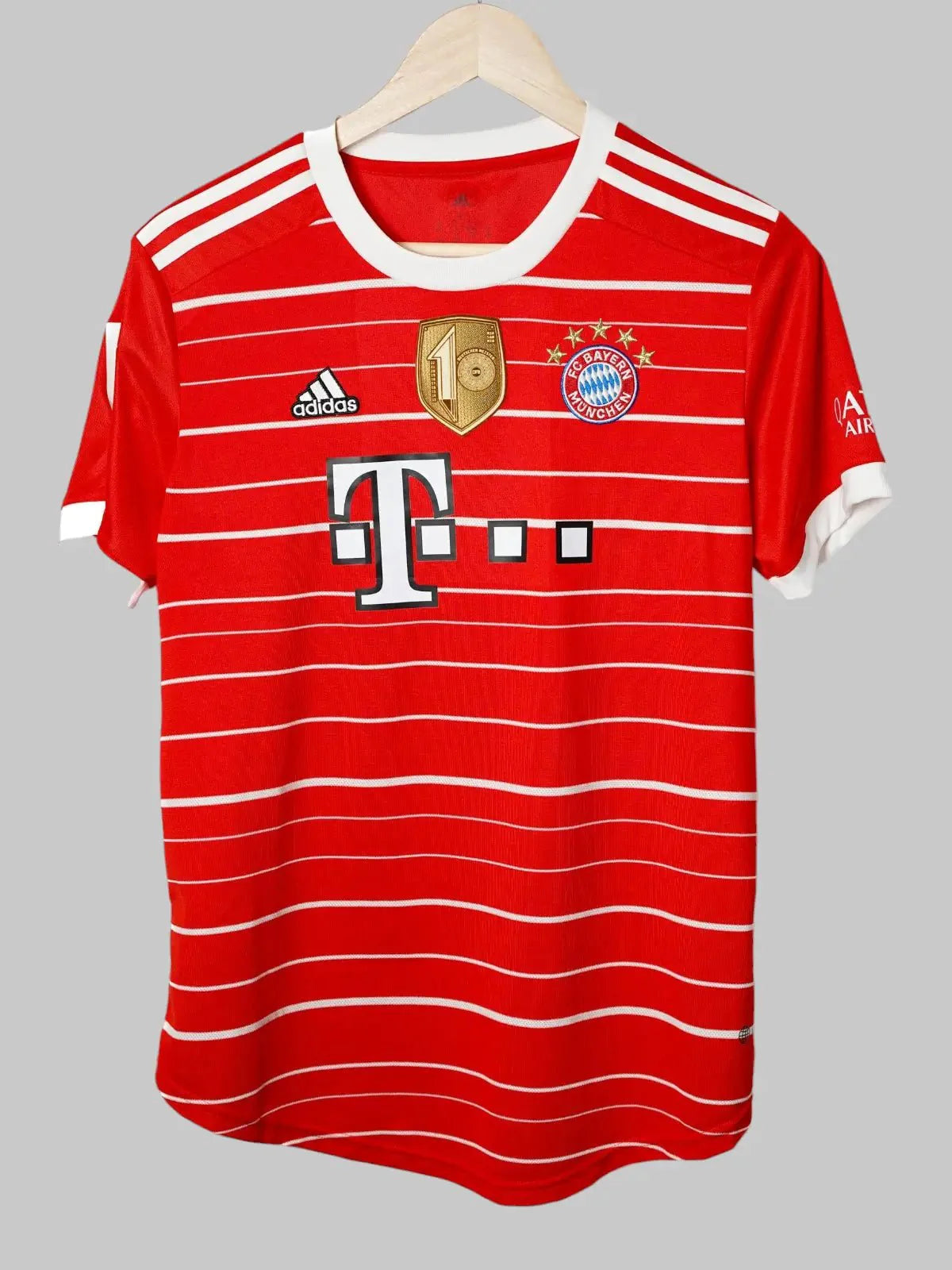 Bayern Munich Home Shirt 2022/23 De Ligt #4 (L Kids)