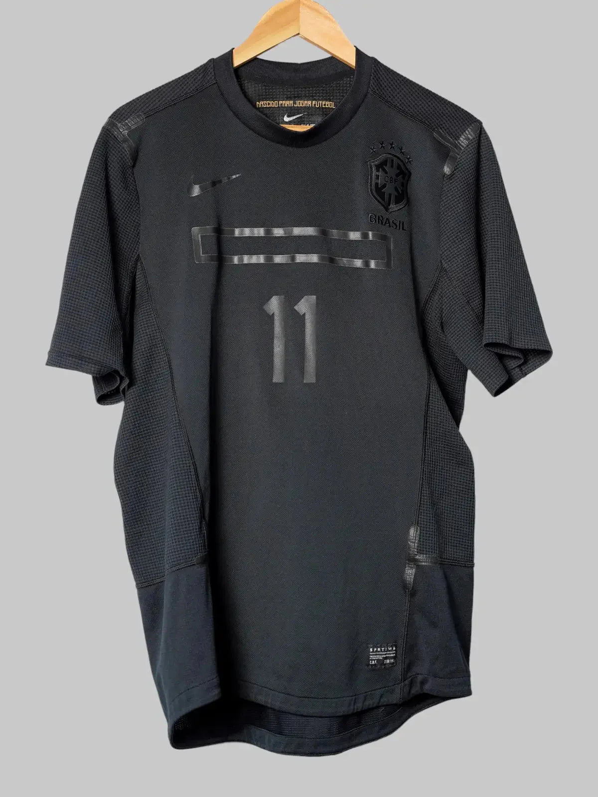 Brazil Limited Edition Training Shirt 2011/12 #11 (XL)