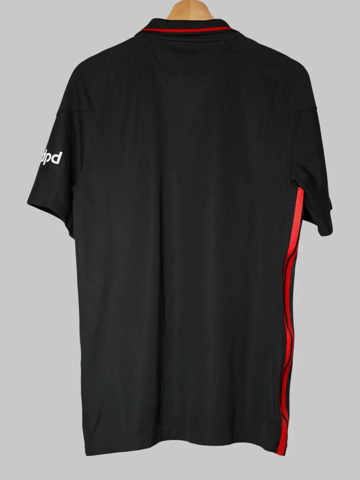 Eintracht Frankfurt Home Shirt 2021/22 (M)