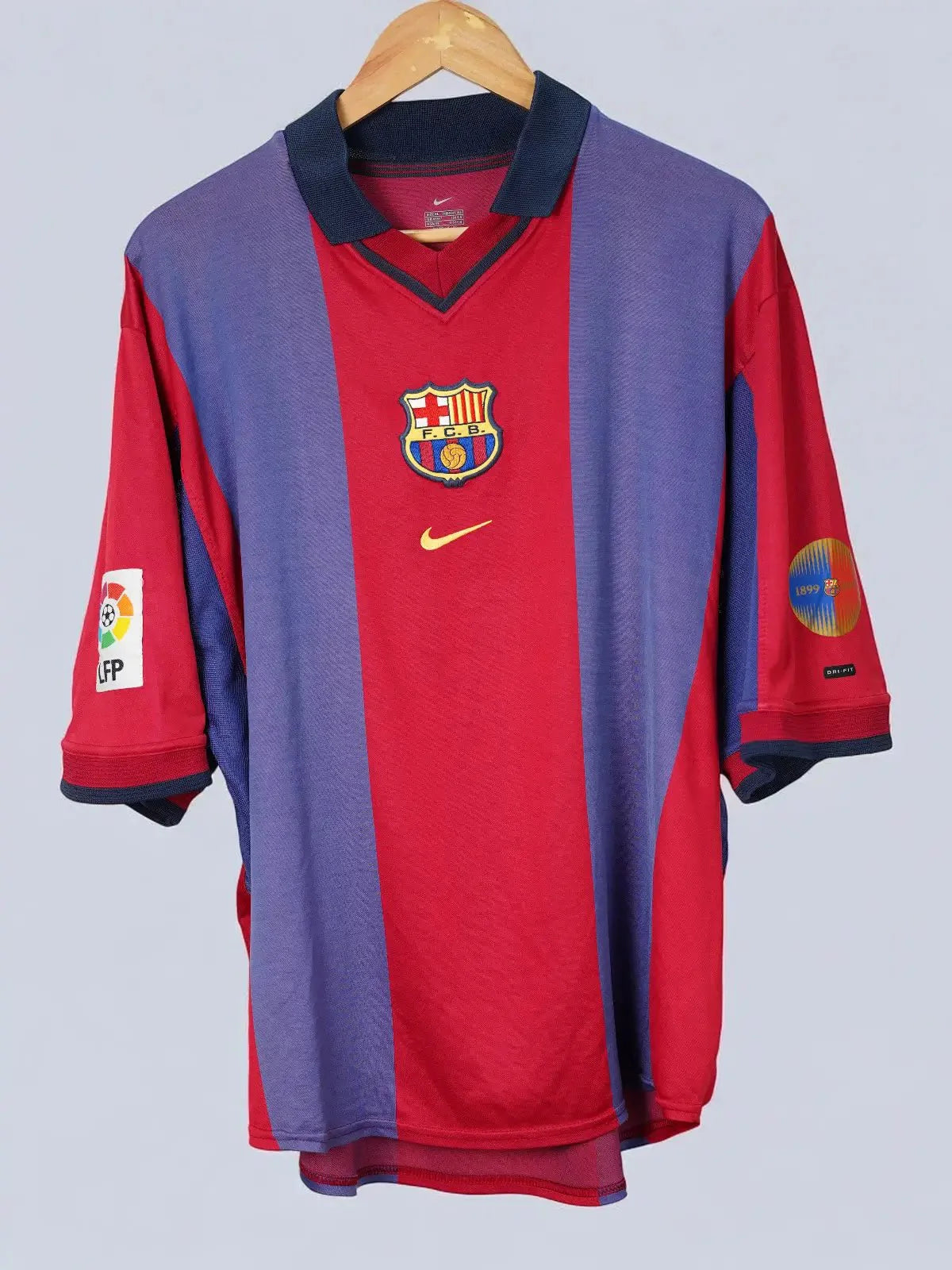 FC Barcelona Home Shirt 2000/1 Kluivert #9 (XL)