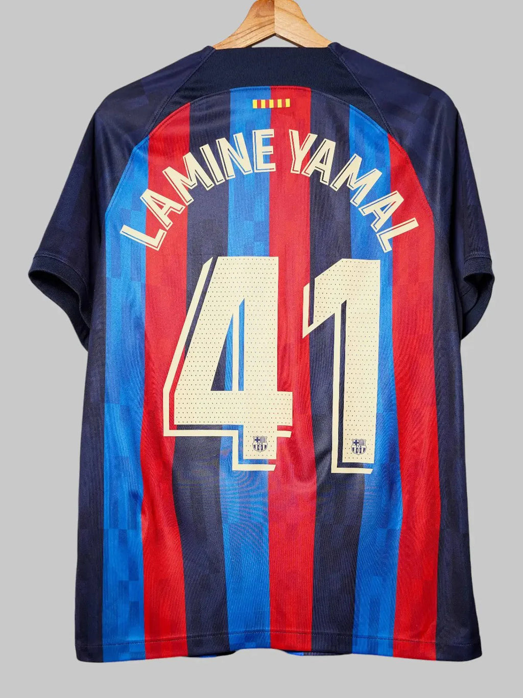 FC Barcelona Home Shirt 2022/23 Lamine Yamal #41 (M)