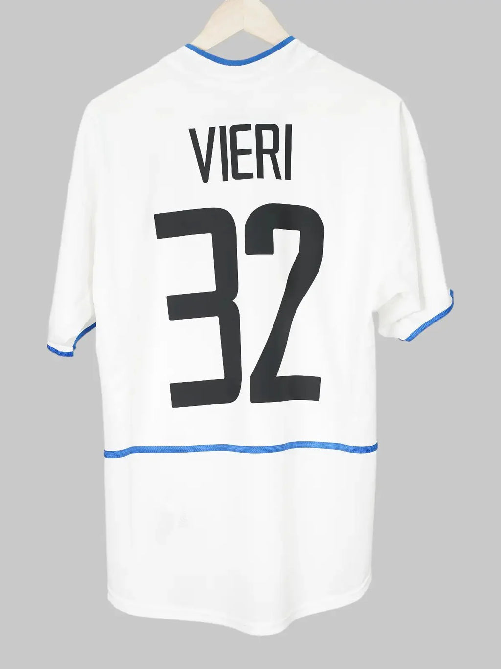 Inter Milan Away Shirt 2002/4 Vieri #32 (M)