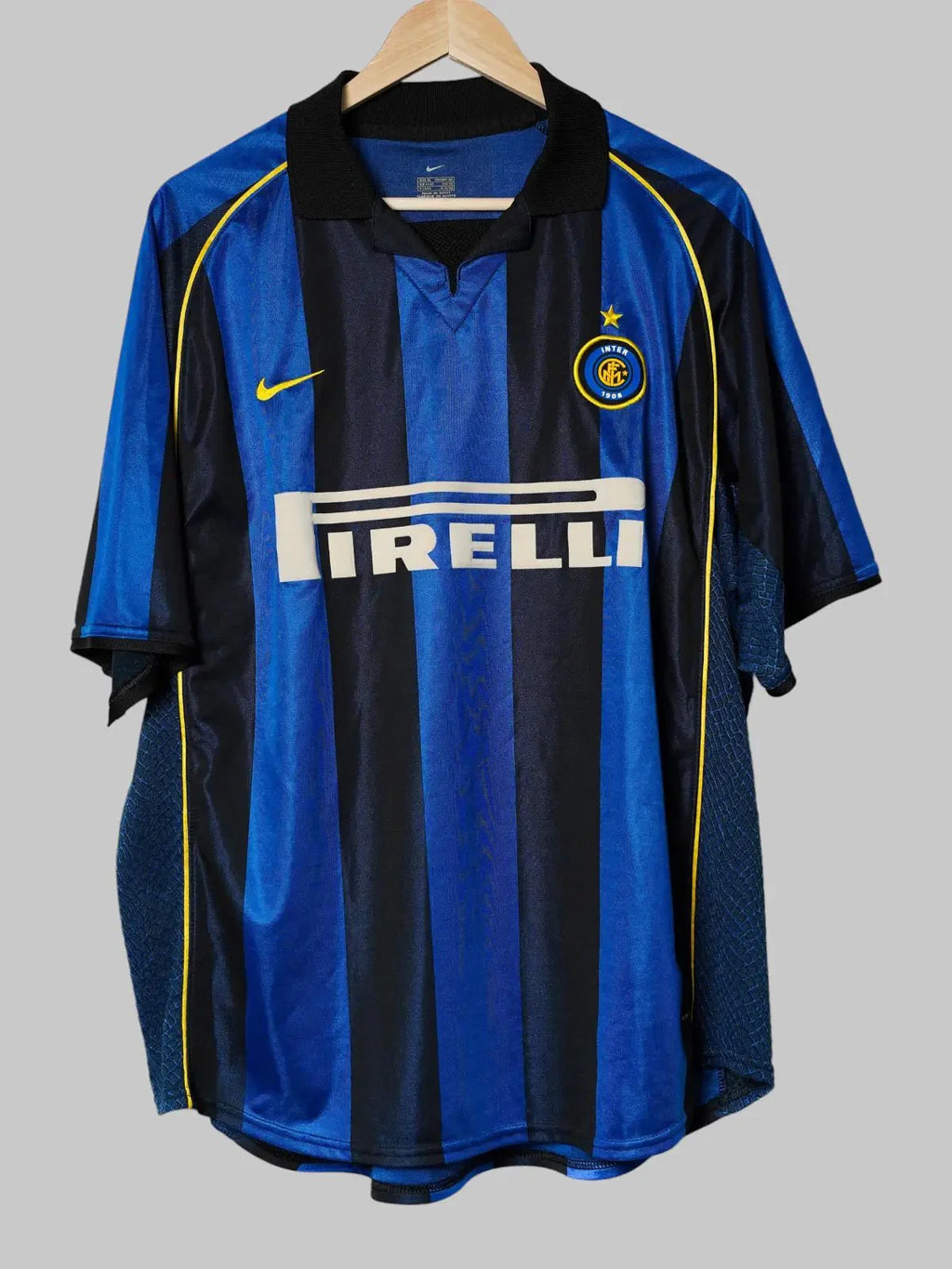 Inter Milan Home Shirt 2001/2 Ronaldo #9 (XL)