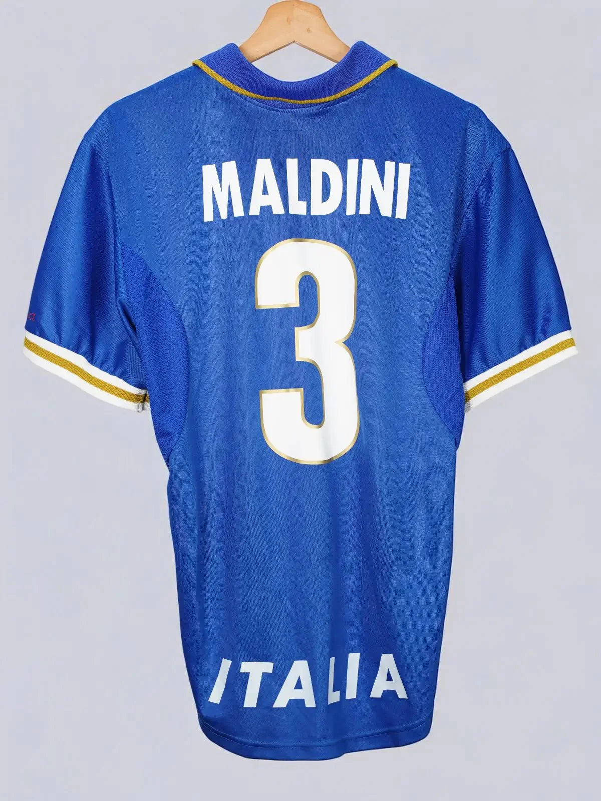 Italy Home Shirt 1996/97 Maldini #3 (M)
