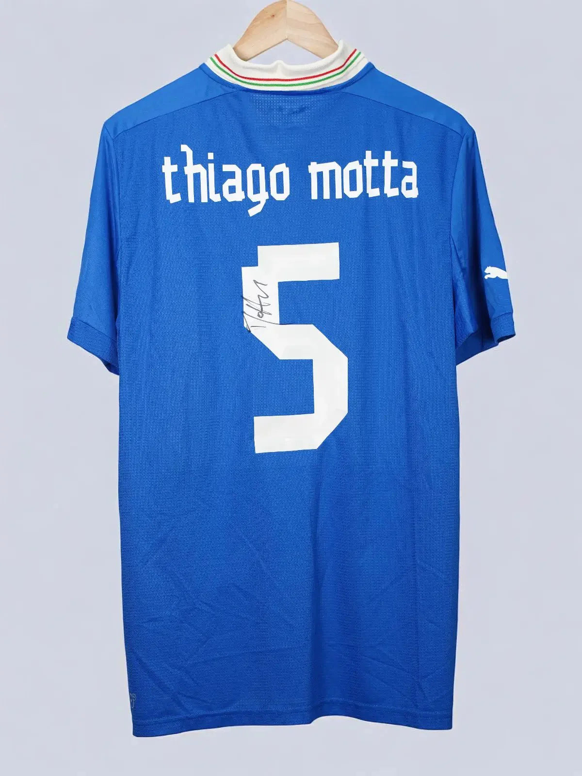 Italy Home Shirt 2011/12 Signed Thiago Motta #5 (XL)