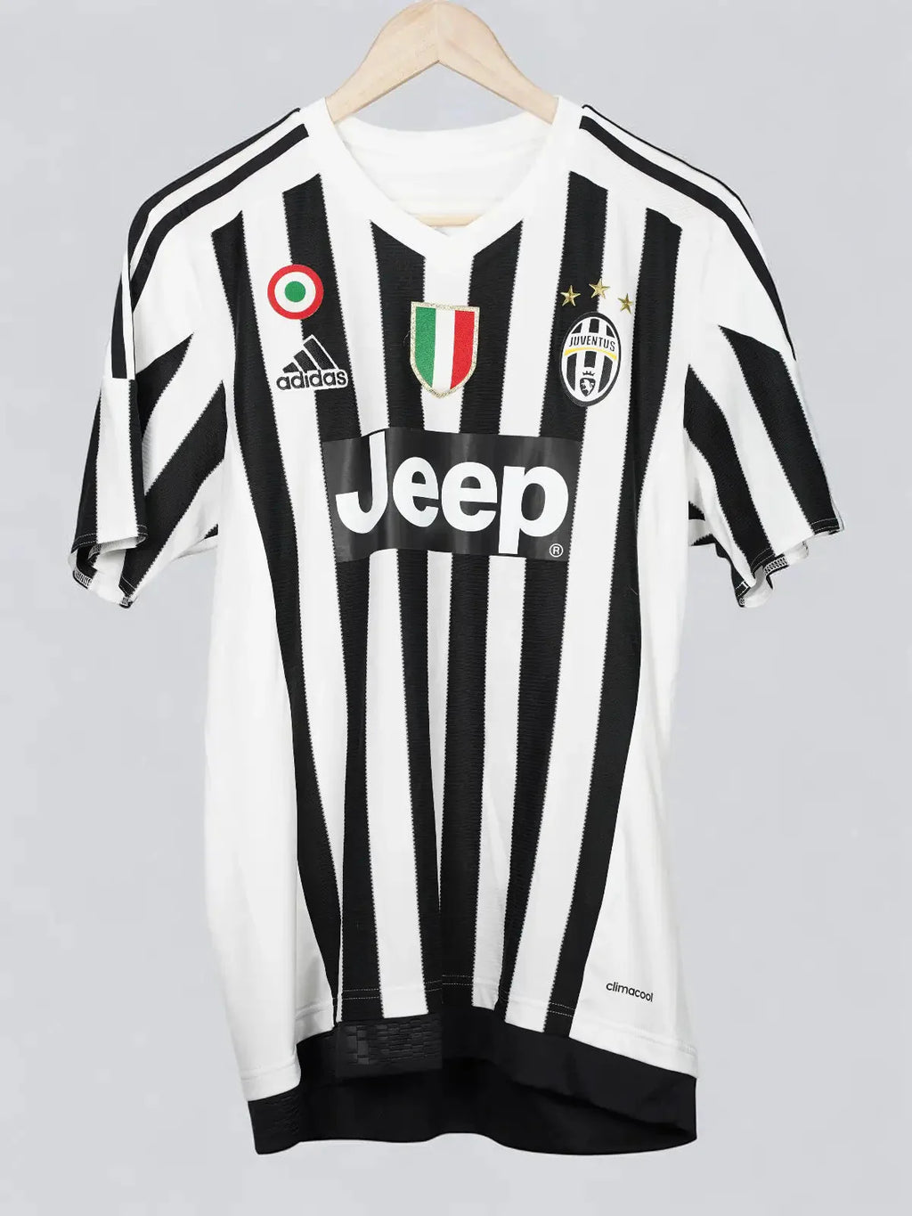 Juventus Home Shirt 2015/16 Barzagli #15 (M)
