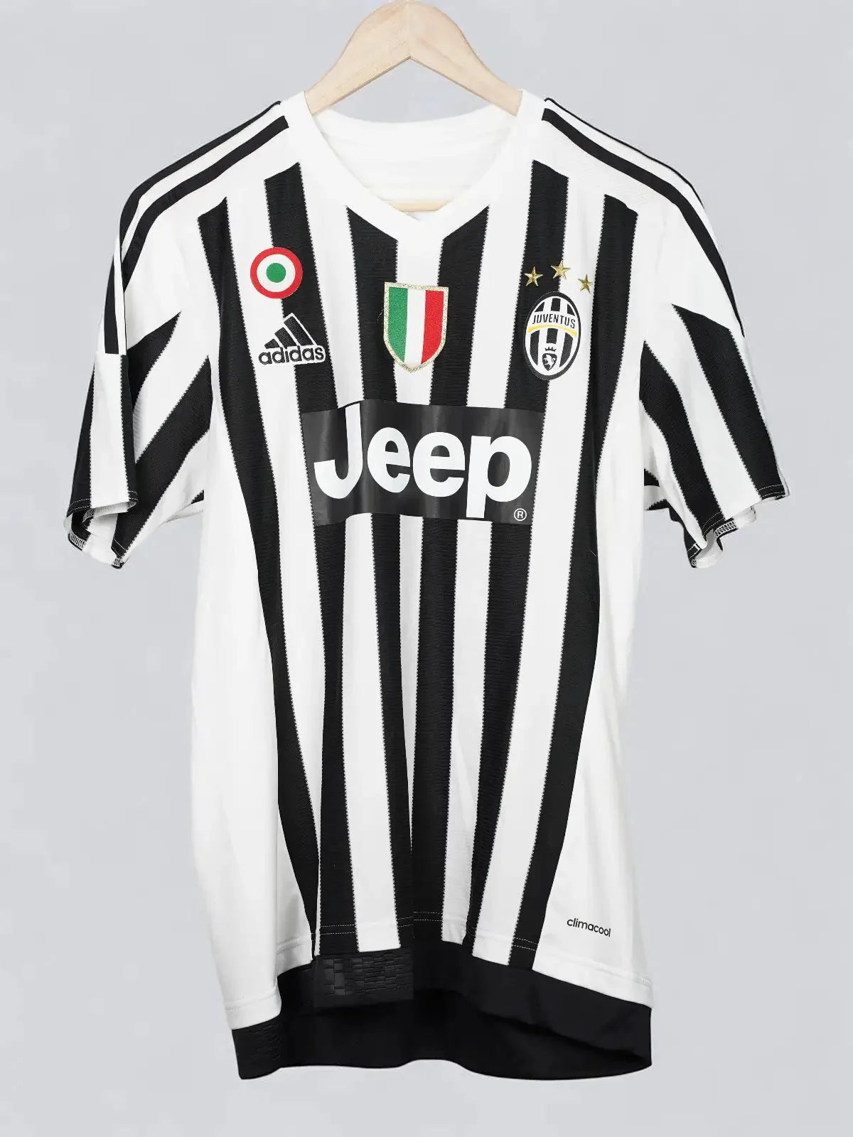 Juventus Home Shirt 2015/16 Barzagli #15 (M)