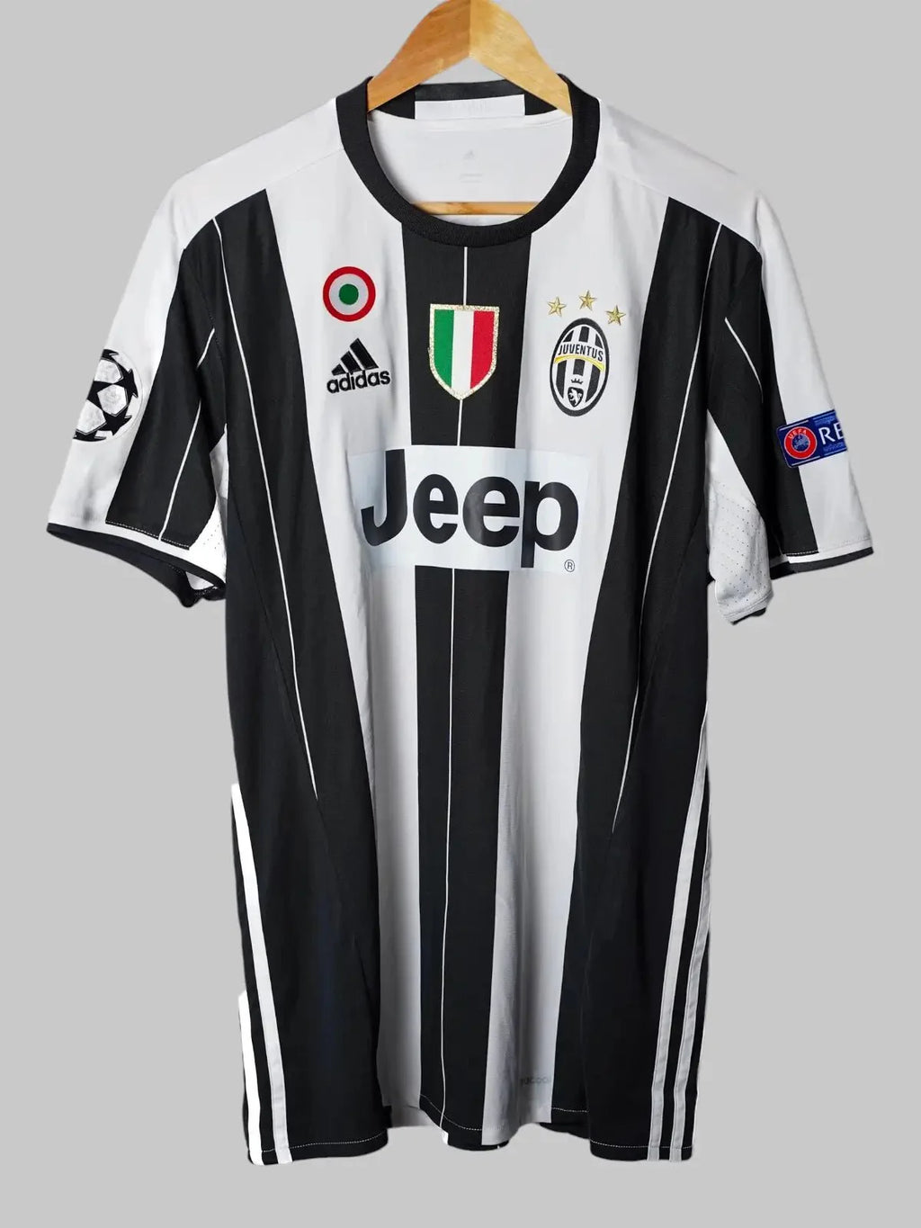 Juventus Home Shirt 2016/17 Khedira #6 (L)