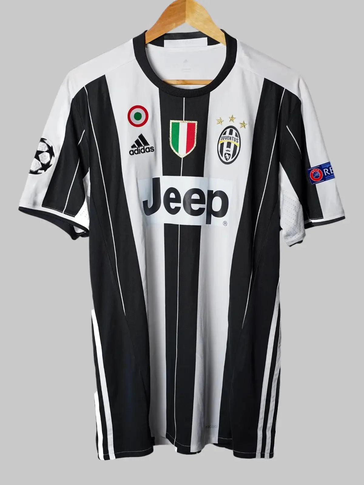 Juventus Home Shirt 2016/17 Khedira #6 (L)
