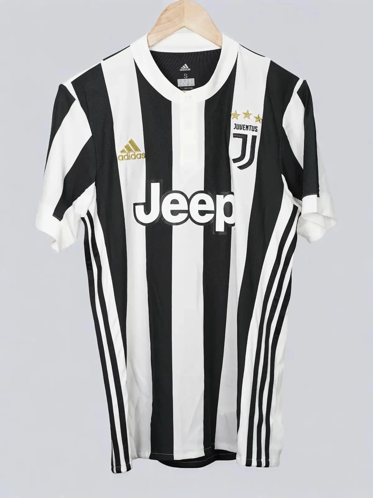 Juventus Home Shirt 2017/18 Khedira #6 (S)