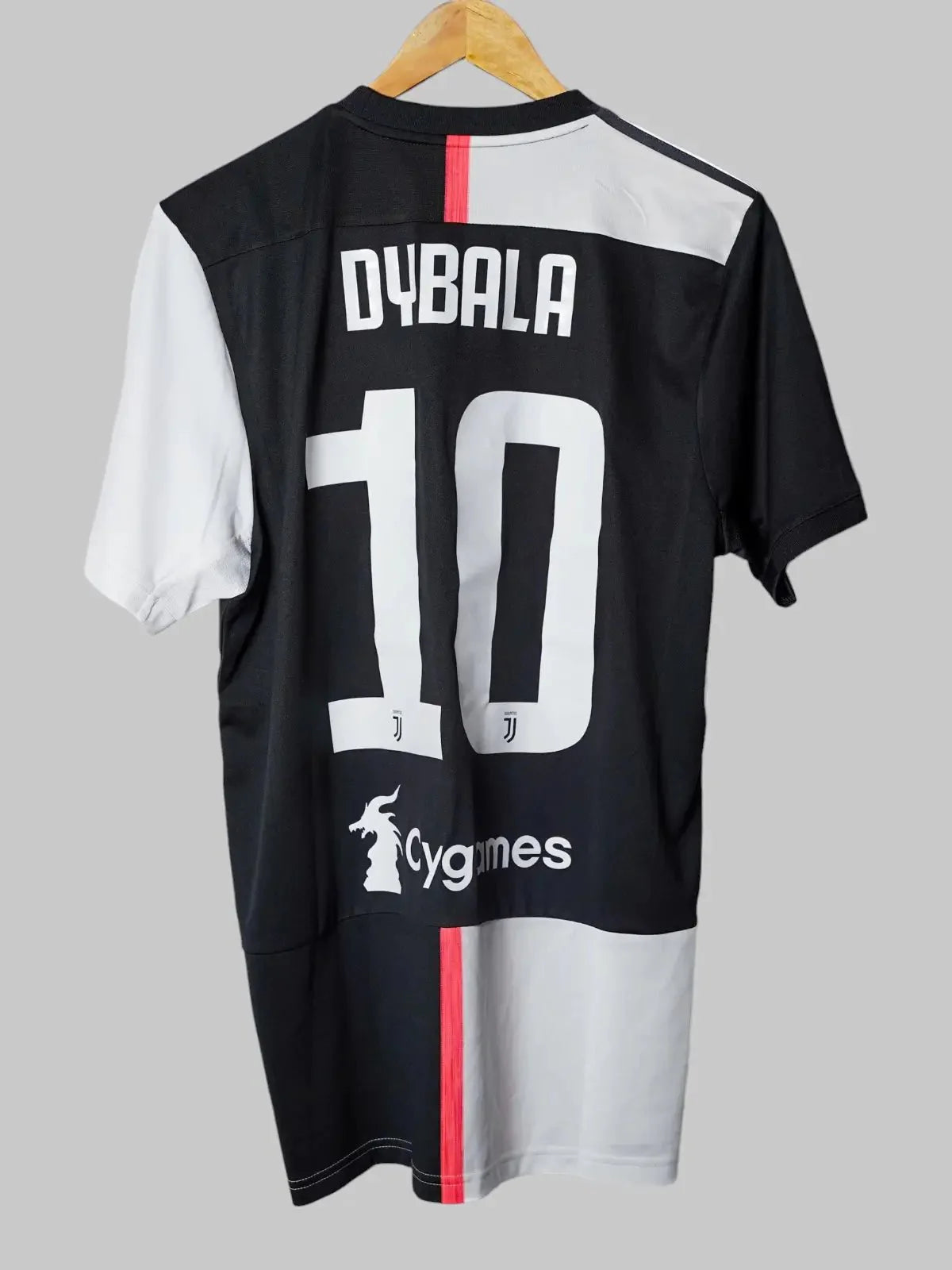 Juventus Home Shirt 2019/20 Dybala #10 (M)