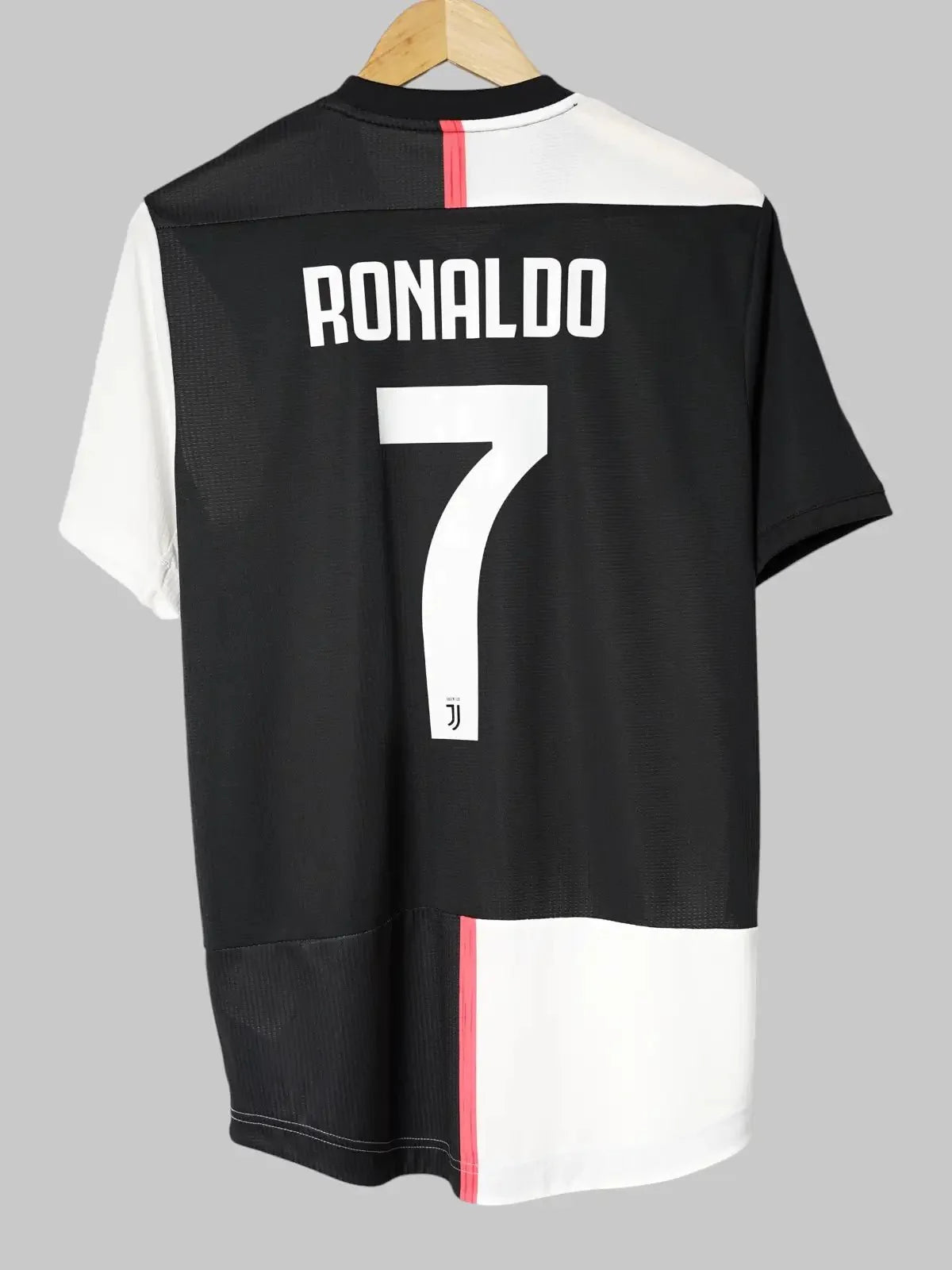 Juventus Home Shirt 2019/20 Player Issue BNWT Ronaldo #7 (M)