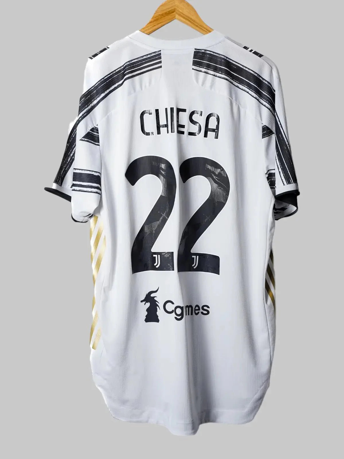 Juventus Home Shirt 2020/21 Chiesa #22 Player Issue (XL)