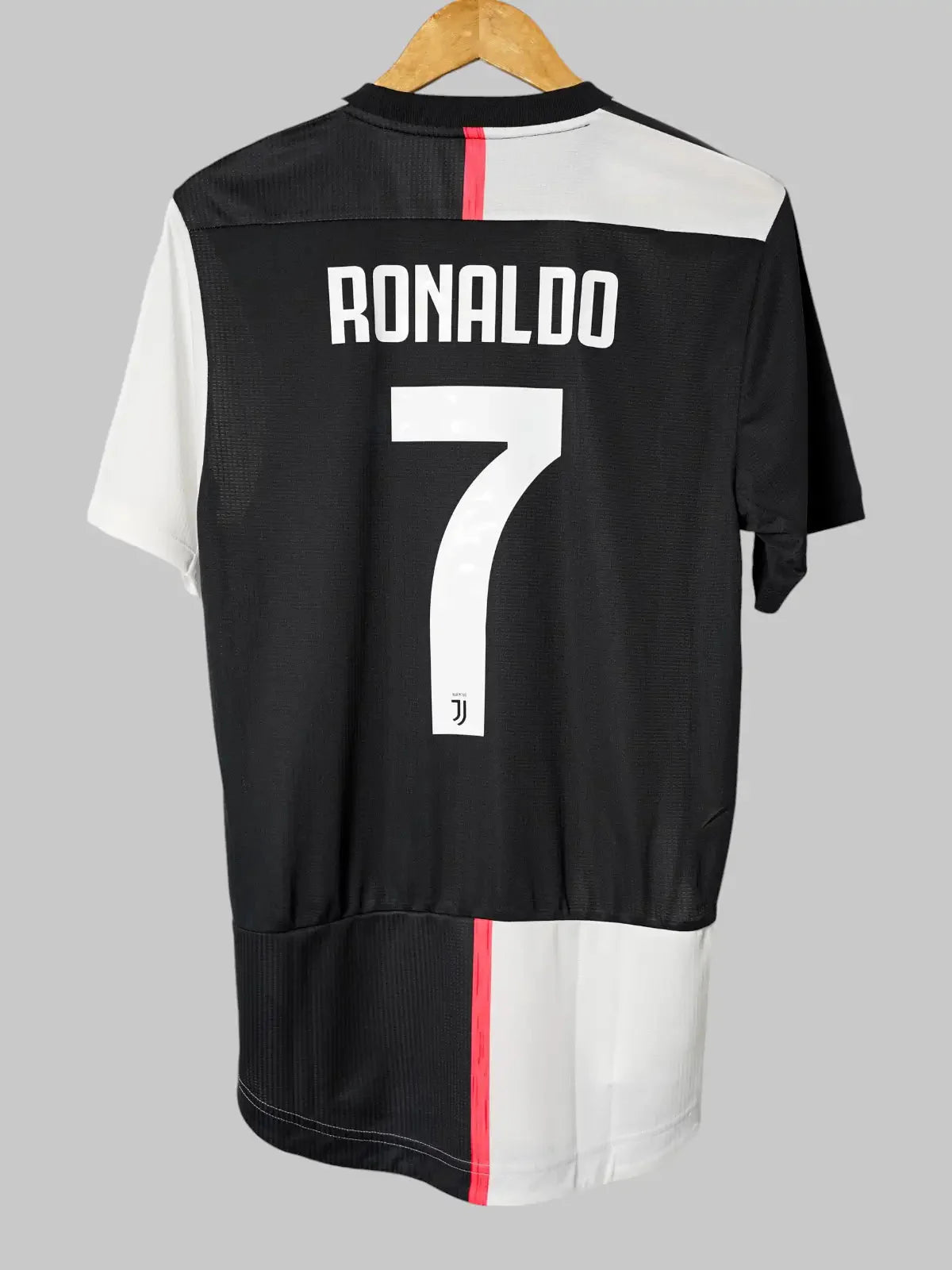 Juventus Home Shirt Player Issue 2019/20 Ronaldo #7 BNWT (M)