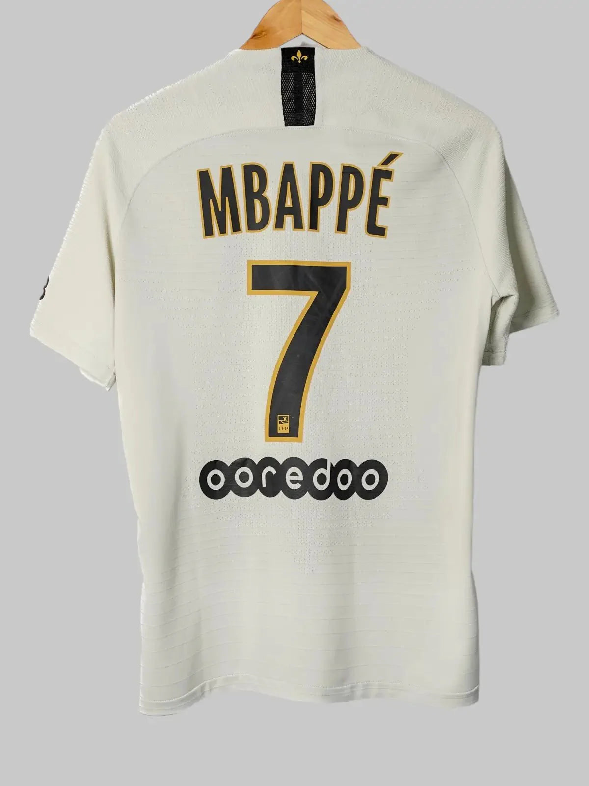 PSG Away Shirt Player Issue 2018/19 Mbappe #7 (M)