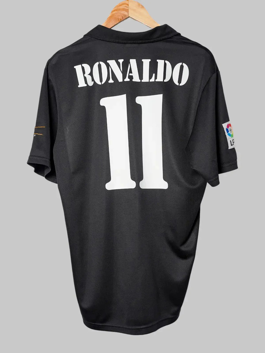 Real Madrid Away Shirt 2002/3 Ronaldo #11 (M)