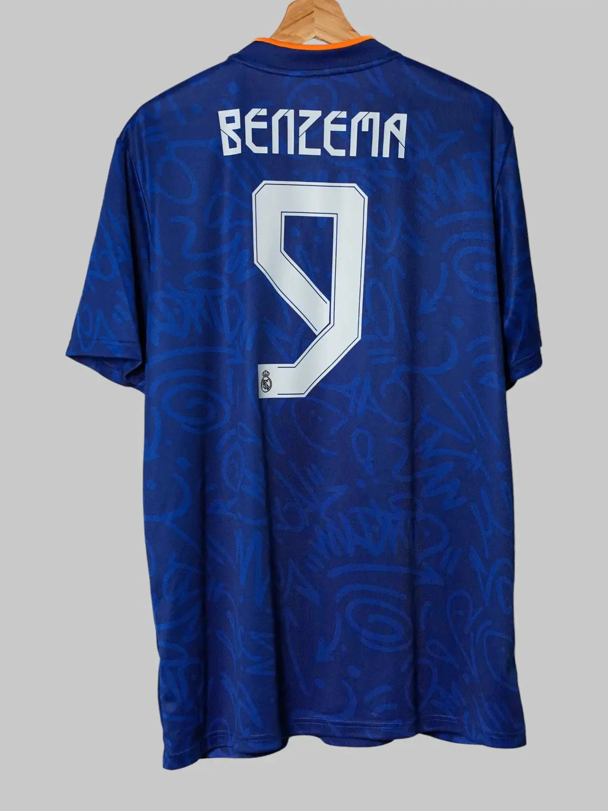 Real Madrid Away Shirt 2021/22 Benzema #9 (XL)