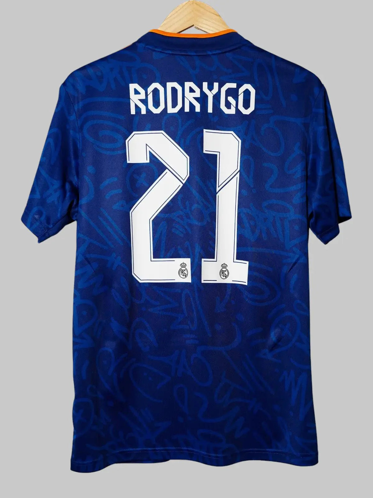 Real Madrid Away Shirt 2021/22 Rodrygo #21 (M)