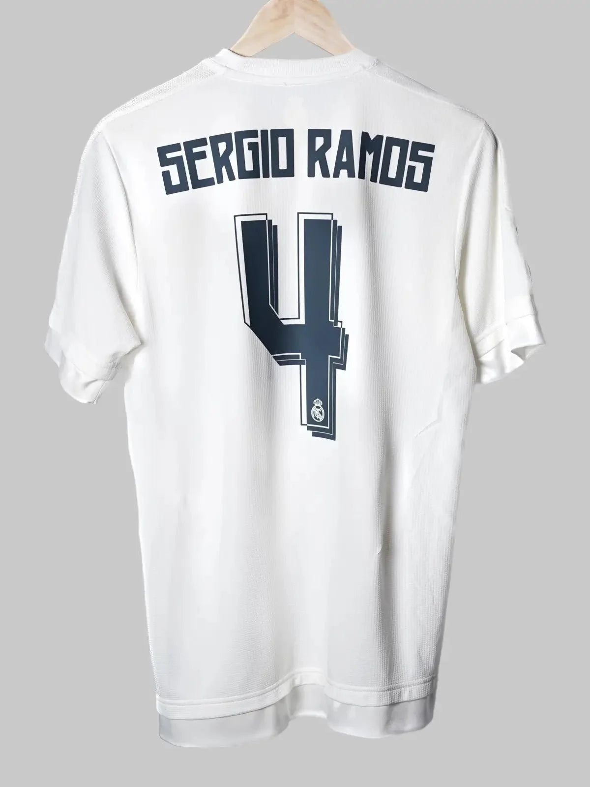 Real Madrid Home Shirt 2015/16 Ramos #4 (M)