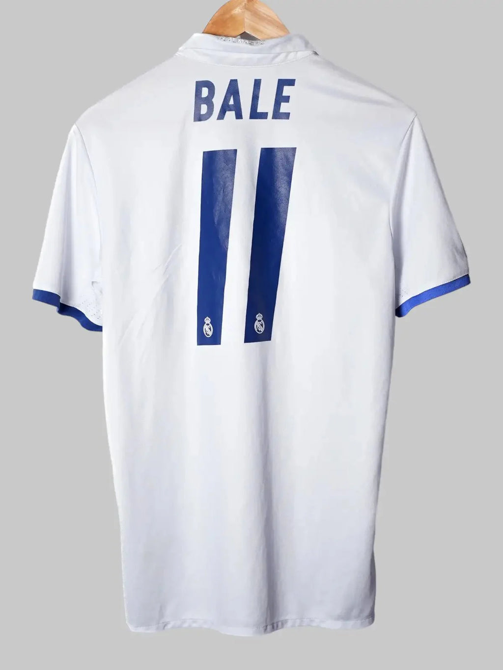 Real Madrid Home Shirt 2016/17 Bale #11 (M)