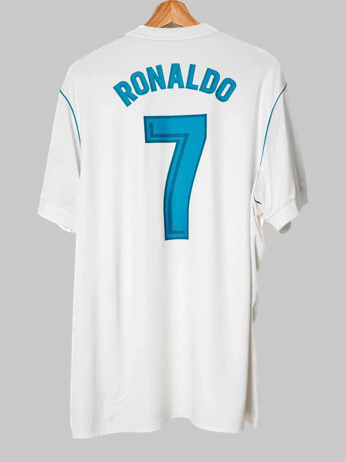Real Madrid Home Shirt 2017/18 Ronaldo #7 (XL)