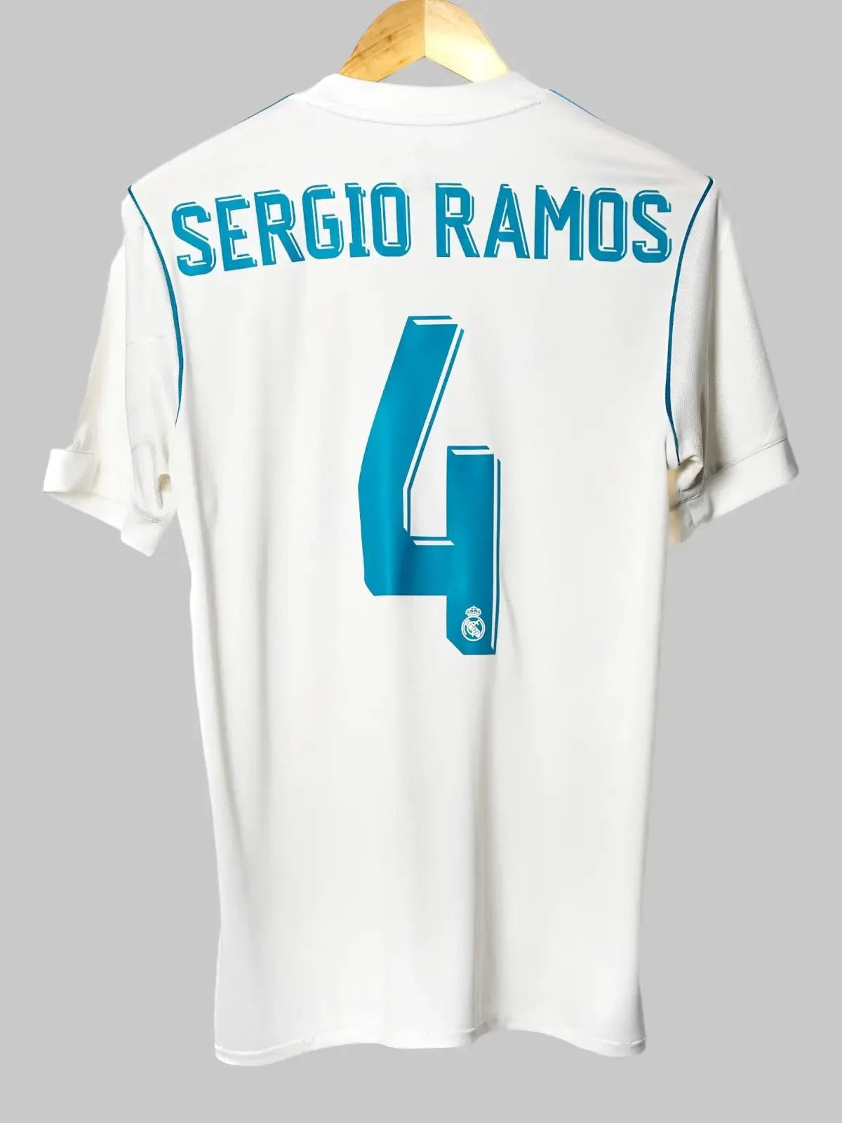 Real Madrid Home Shirt 2017/18 Sergio Ramos #4 (S)