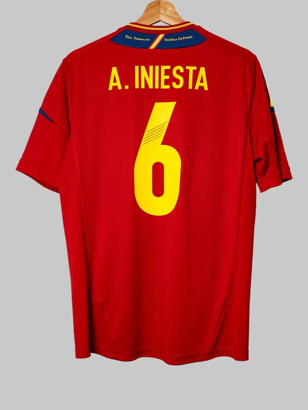 Spain Home Shirt 2012/13 A.Iniesta #6 (M)