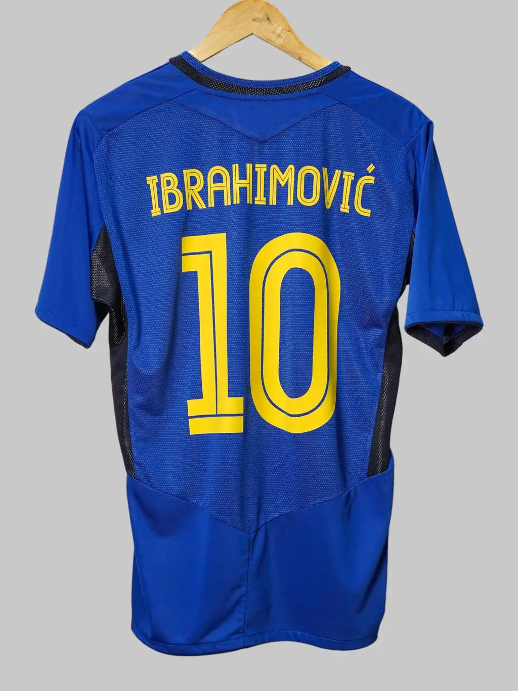 Sweden Away Shirt 2005/06 Ibrahimovic #10 (M)