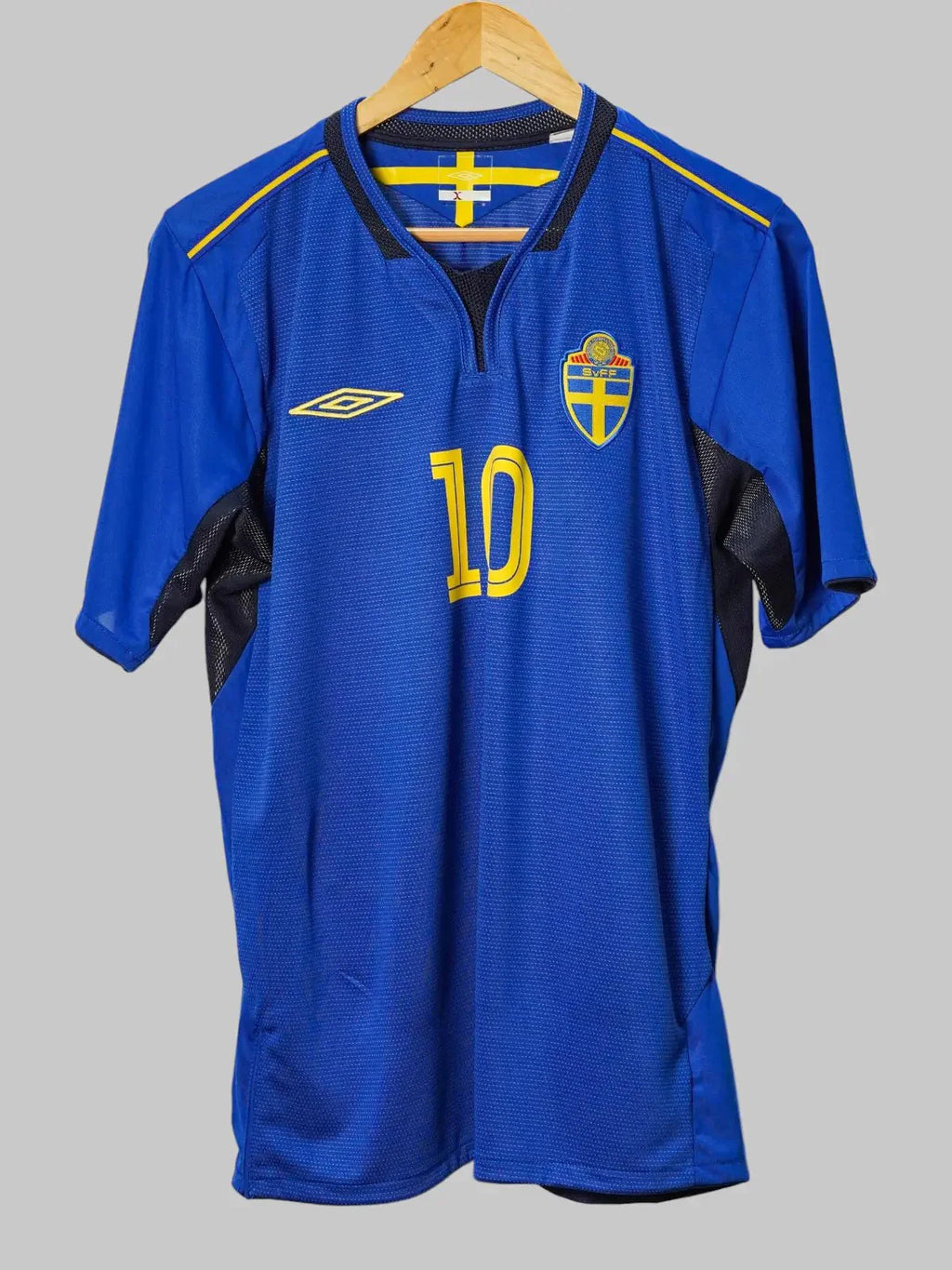 Sweden Away Shirt 2005/06 Ibrahimovic #10 (M)