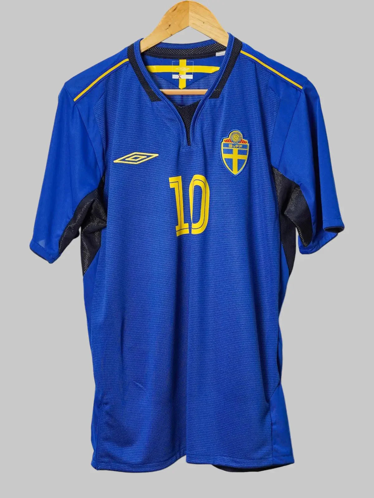 Sweden Away Shirt 2005/06 Ibrahimovic #10 (M)