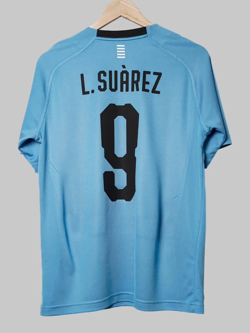 Uruguay Home Shirt 2018/19 L.Suarez #9 (M)