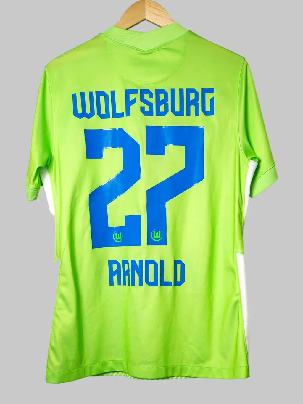 VFL Wolfsburg Home Shirt 2020/21 Arnold #27 (M)